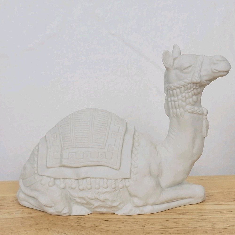 Avon Nativity Camel Figurine‎ 1984 White Bisque Porcelain Christmas Decor